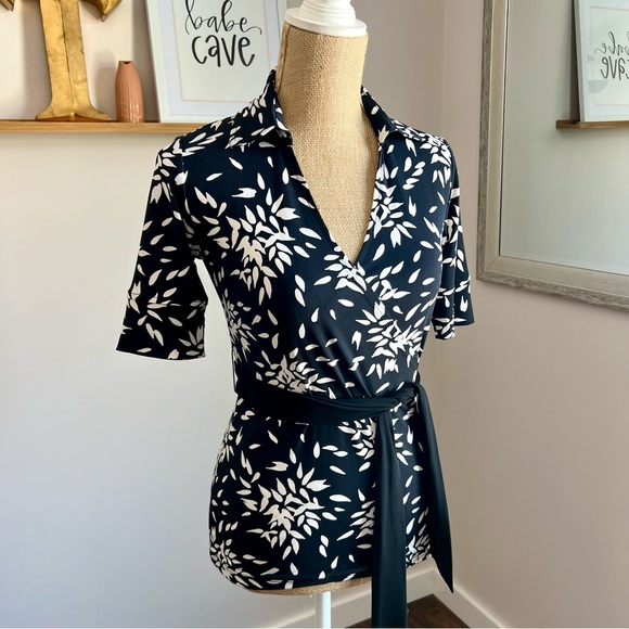Vintage Black & White Floral Wrap Style Top - Picture 1 of 10